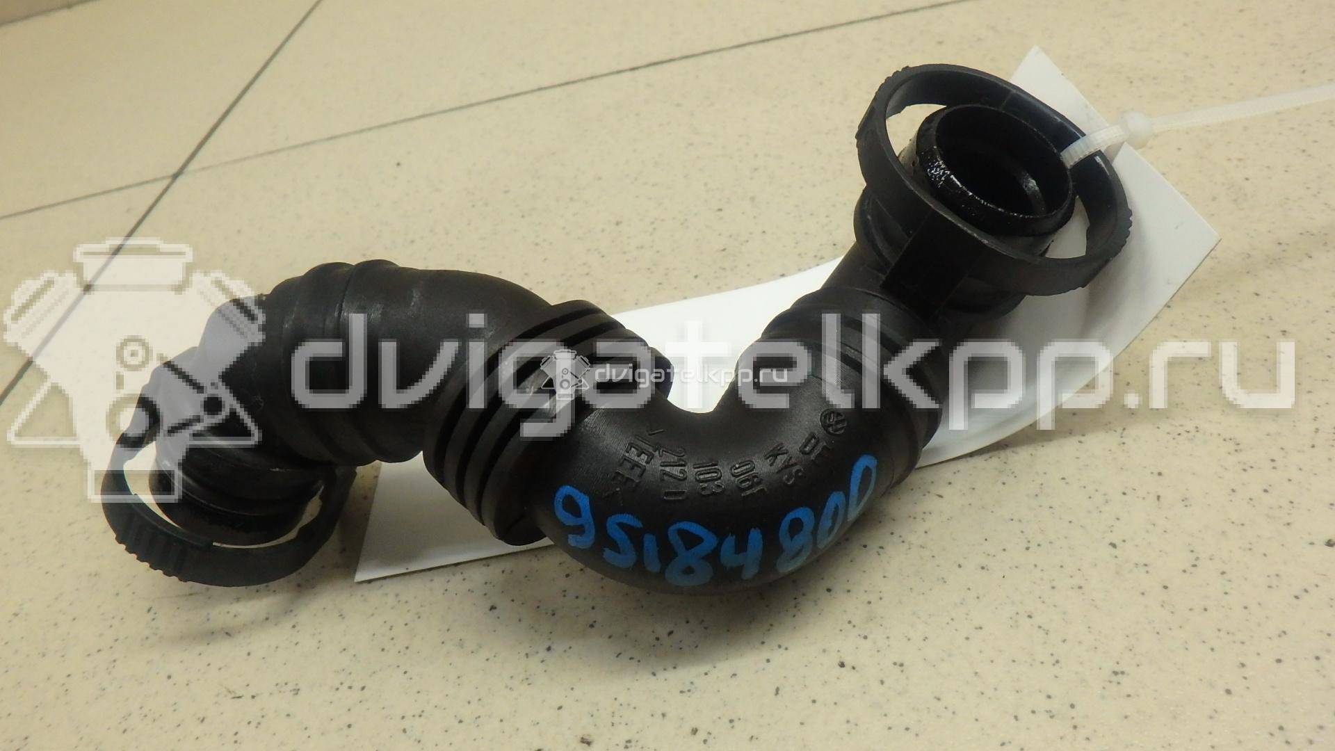 Фото Шланг вентиляции картер. газов  06F103212D для skoda Octavia (A5 1Z-) {forloop.counter}}