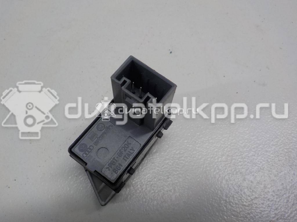 Фото Кнопка стеклоподъемника  1Z0959855 для Skoda Octavia / Octaviaii 1Z3 / Yeti 5L {forloop.counter}}