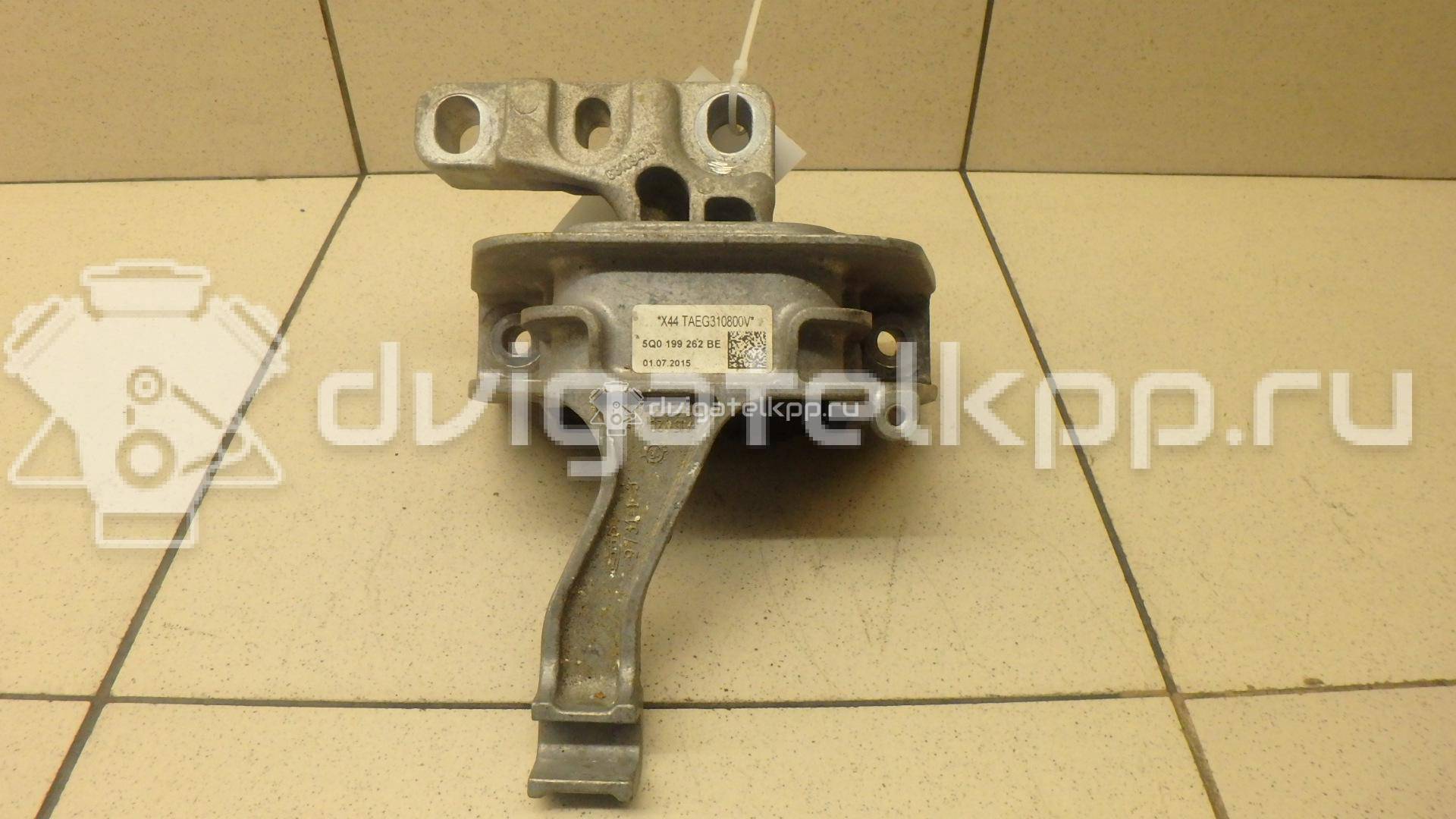 Фото Опора двигателя правая  5Q0199262BE для skoda Octavia (A7) {forloop.counter}}