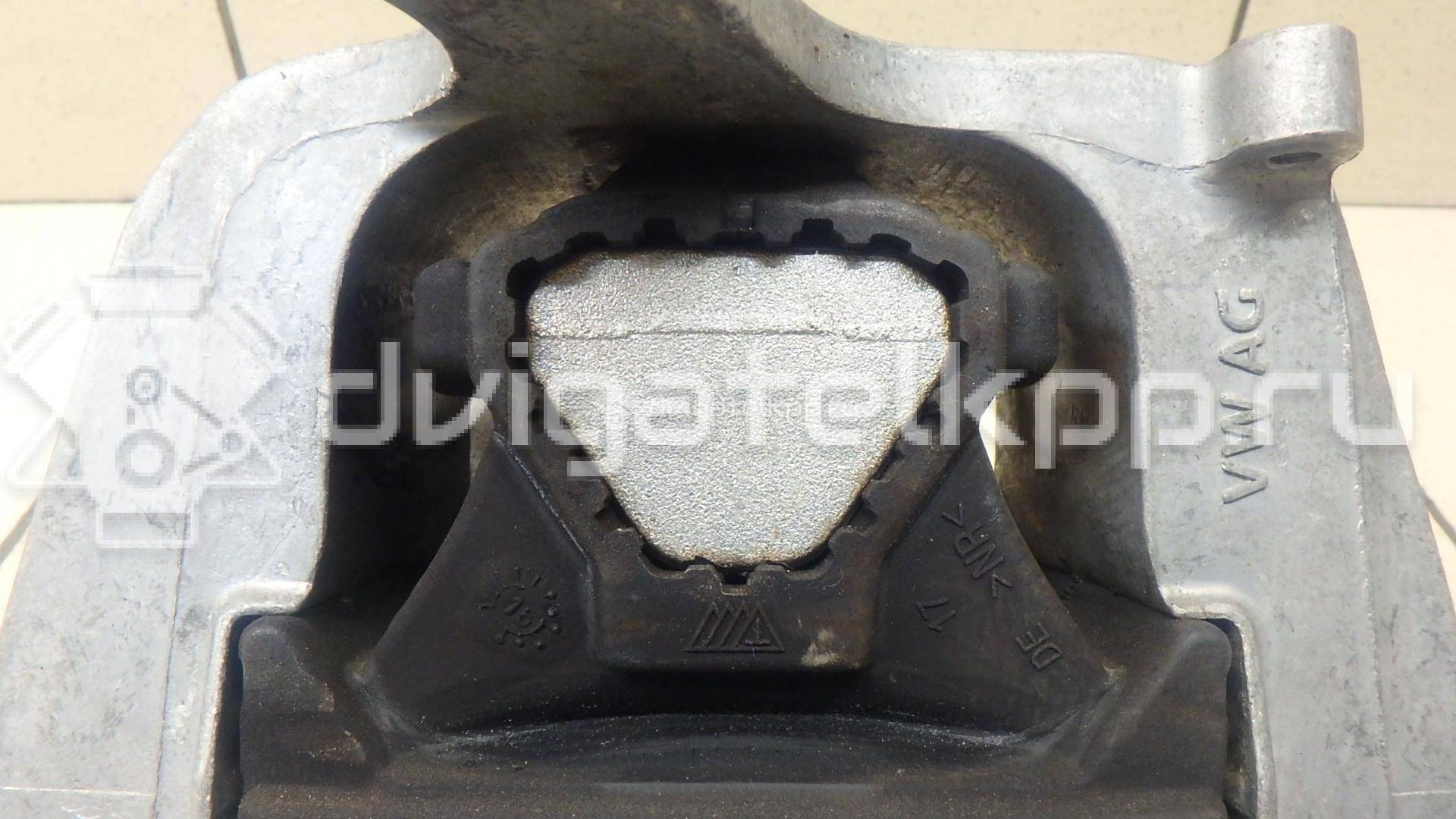 Фото Опора двигателя правая  5Q0199262BE для skoda Octavia (A7) {forloop.counter}}