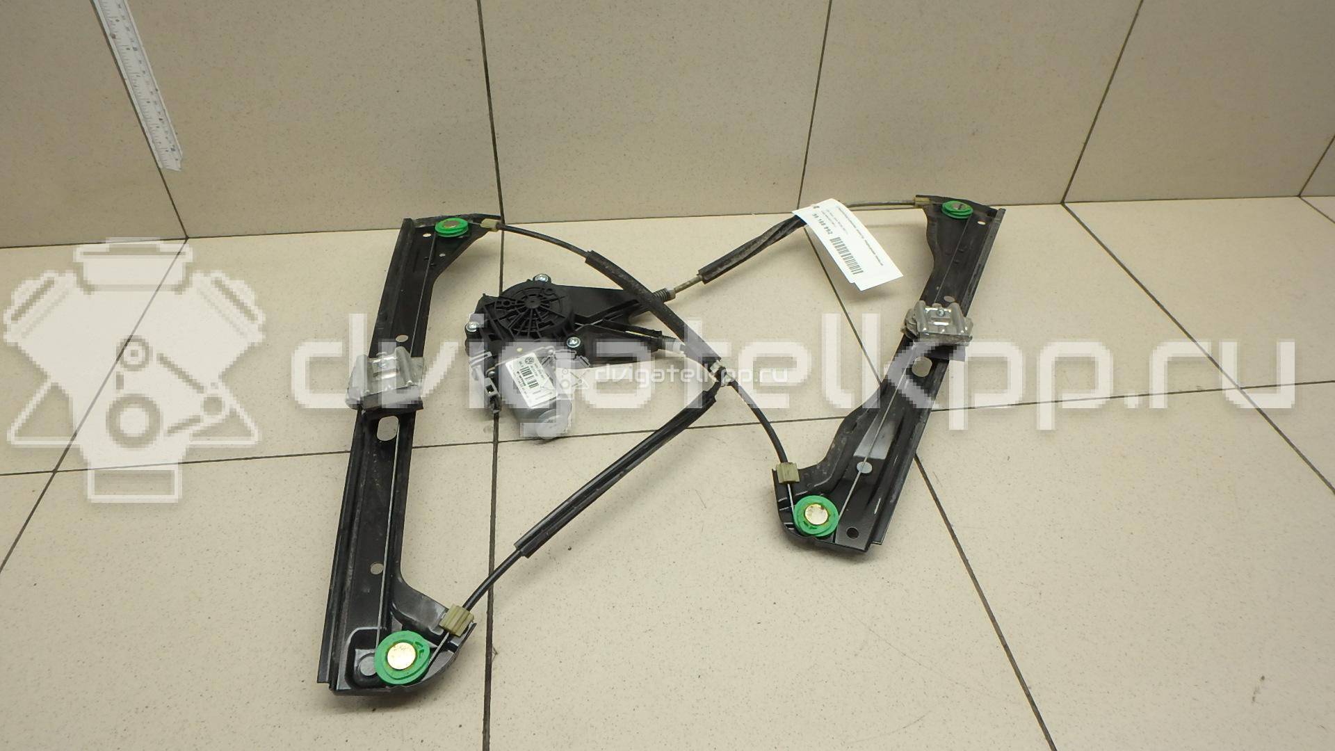 Фото Стеклоподъемник электр. передний левый  6RU837461J для Skoda Rapid {forloop.counter}}