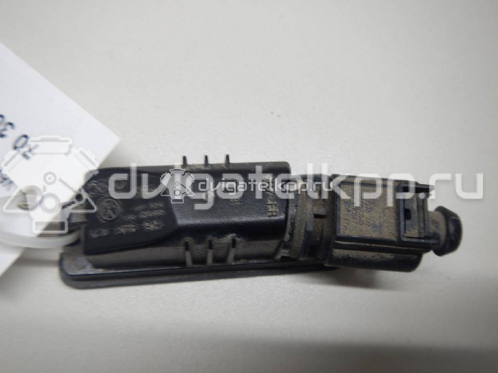 Фото Фонарь подсветки номера  1K8943021 для Volkswagen Scirocco / Polo / Touran / Amarok S1B / New Beetle {forloop.counter}}