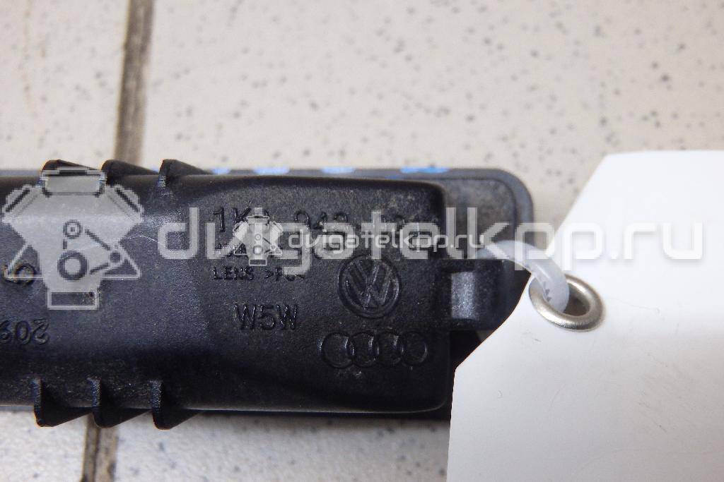 Фото Фонарь подсветки номера  1K8943021 для Volkswagen Scirocco / Polo / Touran / Amarok S1B / New Beetle {forloop.counter}}