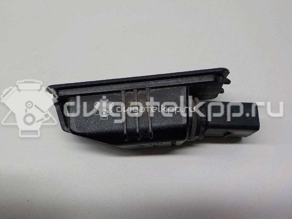 Фото Фонарь подсветки номера  1K8943021 для Volkswagen Scirocco / Polo / Touran / Amarok S1B / New Beetle {forloop.counter}}