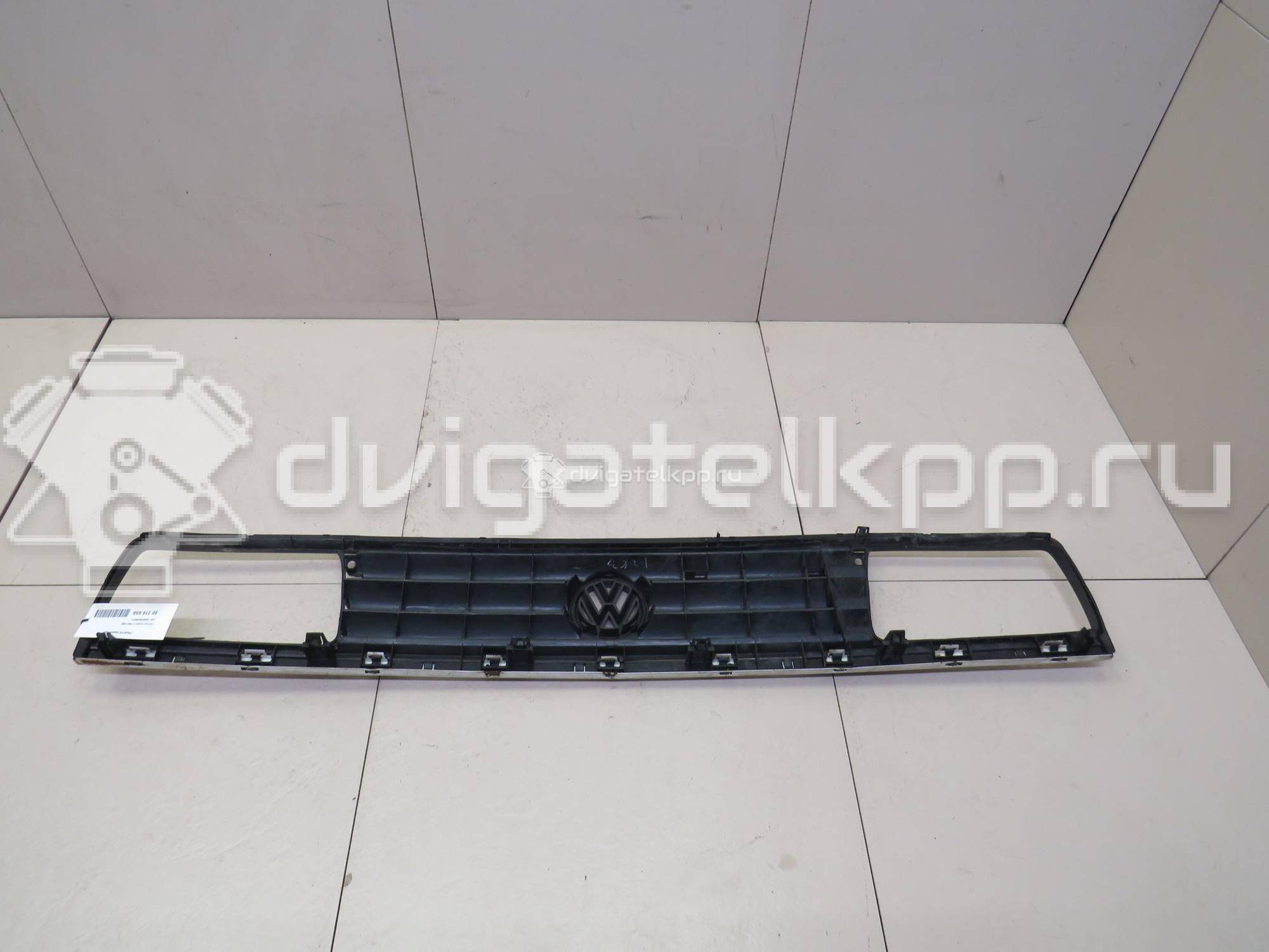 Фото Решетка радиатора  165853653E01C для Volkswagen Jetta {forloop.counter}}