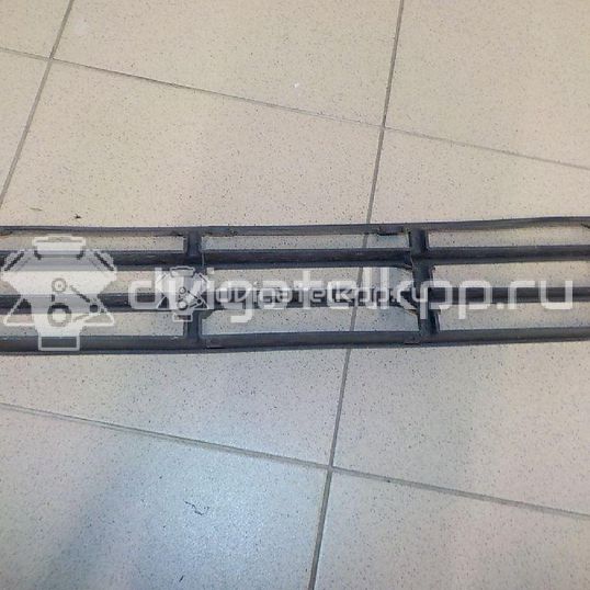 Фото Решетка в бампер центральная  1J5853677B для Volkswagen Bora