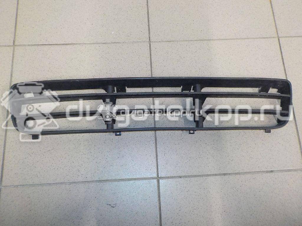 Фото Решетка в бампер центральная  1J5853677B для Volkswagen Bora {forloop.counter}}