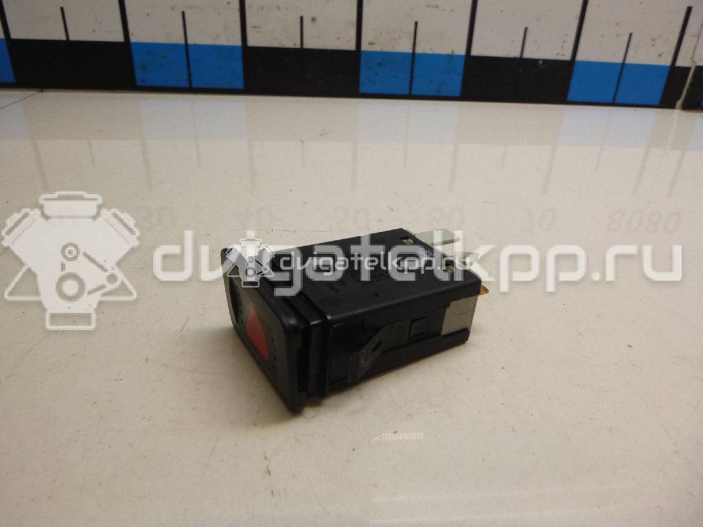Фото Кнопка аварийной сигнализации  1J0953235J для Volkswagen Bora / Golf {forloop.counter}}