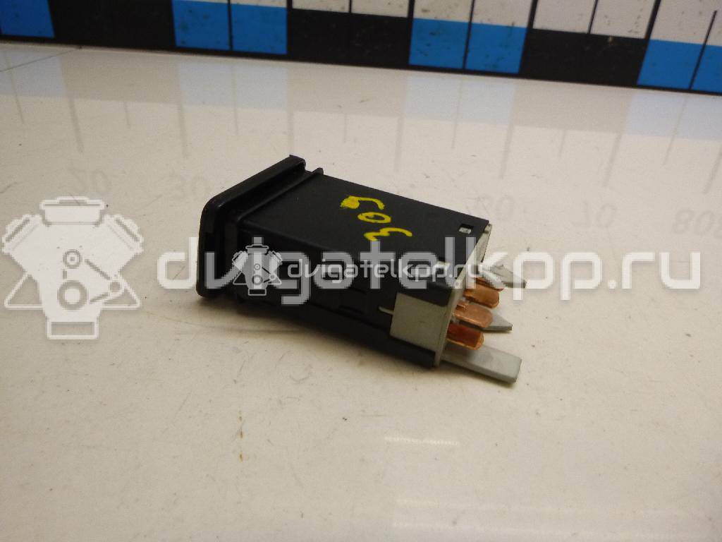 Фото Кнопка аварийной сигнализации  1J0953235J для Volkswagen Bora / Golf {forloop.counter}}