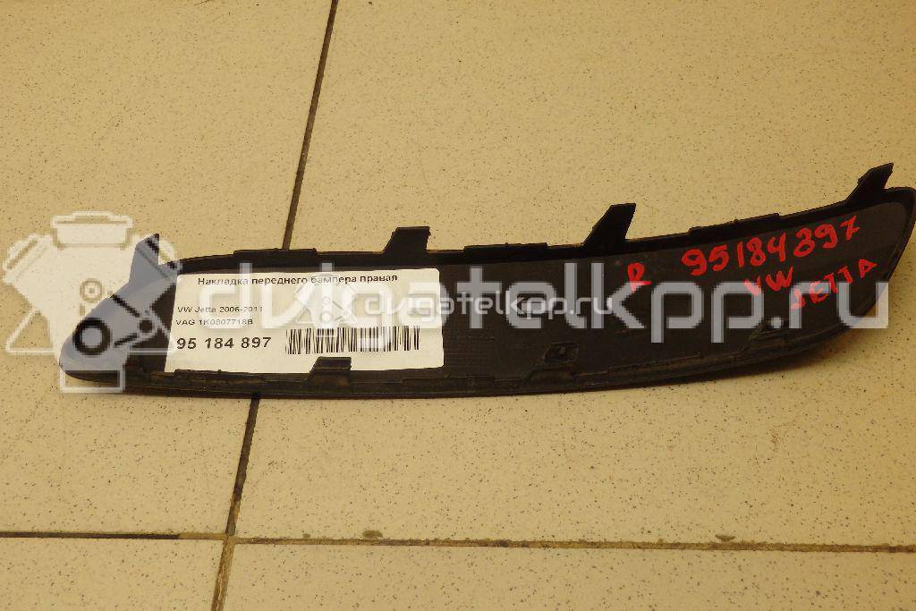 Фото Накладка переднего бампера правая  1K0807718B для Volkswagen Jetta / Golf {forloop.counter}}
