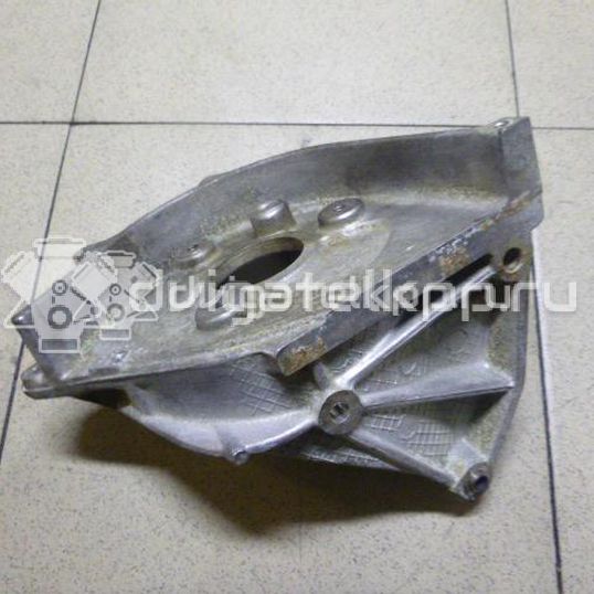 Фото Кронштейн ТНВД для двигателя RHY (DW10TD) для Citroen / Peugeot 90 л.с 8V 2.0 л Дизельное топливо