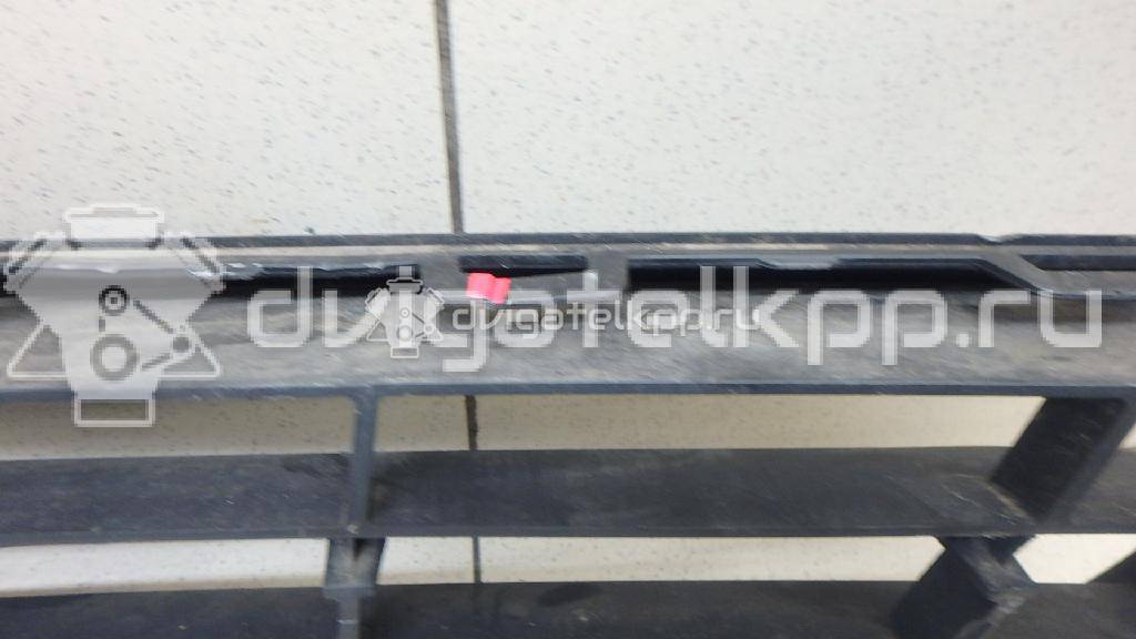 Фото Решетка в бампер центральная  5C6853671RYP для Volkswagen Jetta {forloop.counter}}