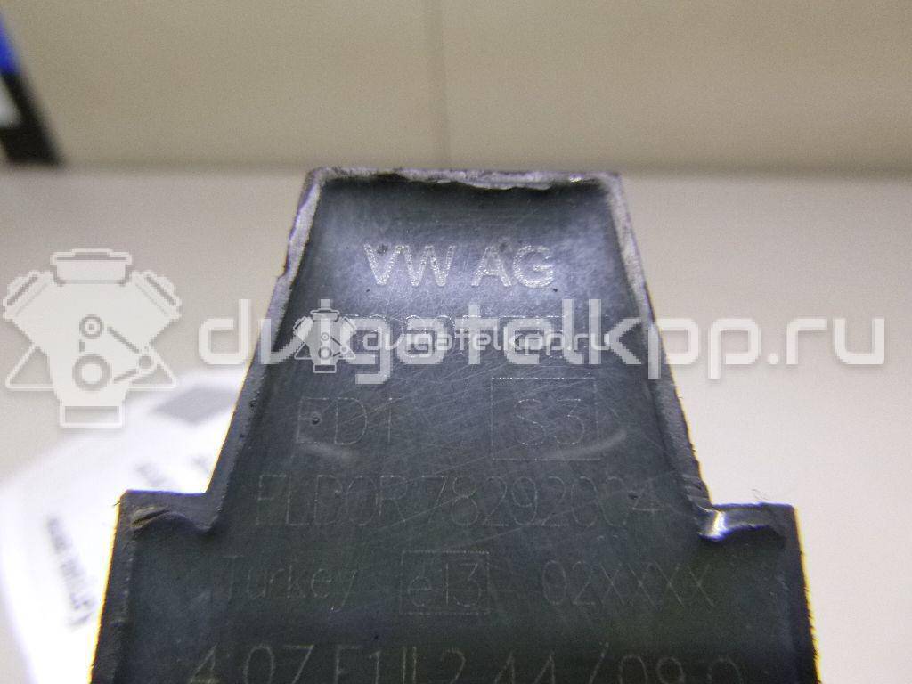 Фото Уплотнитель двери  036905715F для Volkswagen Scirocco / Tiguan / Touran / New Beetle / Bora {forloop.counter}}