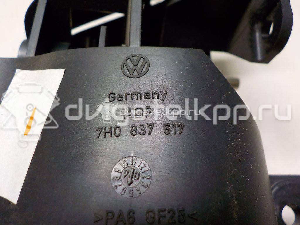 Фото Ручка двери внутренняя левая  7H08371139B9 для Volkswagen Transporter / Multivan {forloop.counter}}