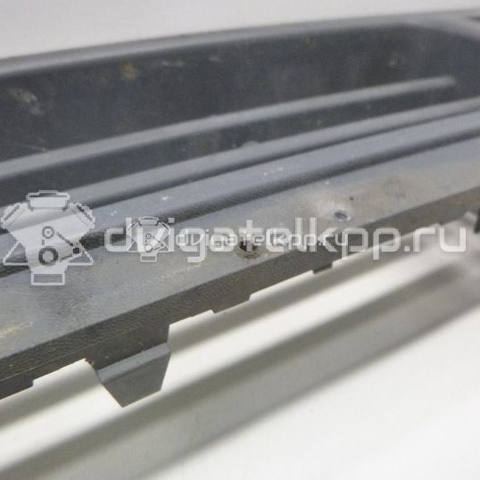 Фото Решетка в бампер центральная  7H0807719 для Volkswagen Transporter