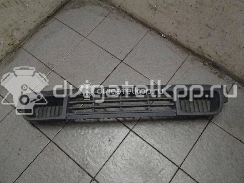 Фото Решетка в бампер центральная  7H0807719 для Volkswagen Transporter {forloop.counter}}