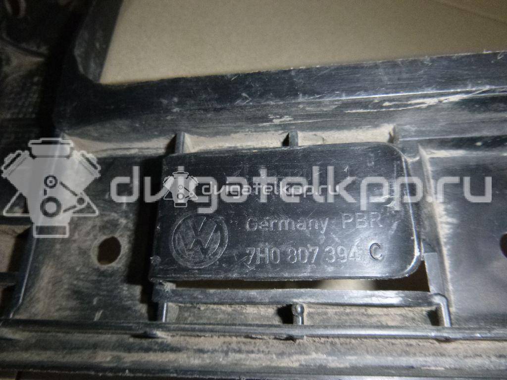 Фото Направляющая заднего бампера правая  7H0807394C для Volkswagen Transporter / Multivan {forloop.counter}}