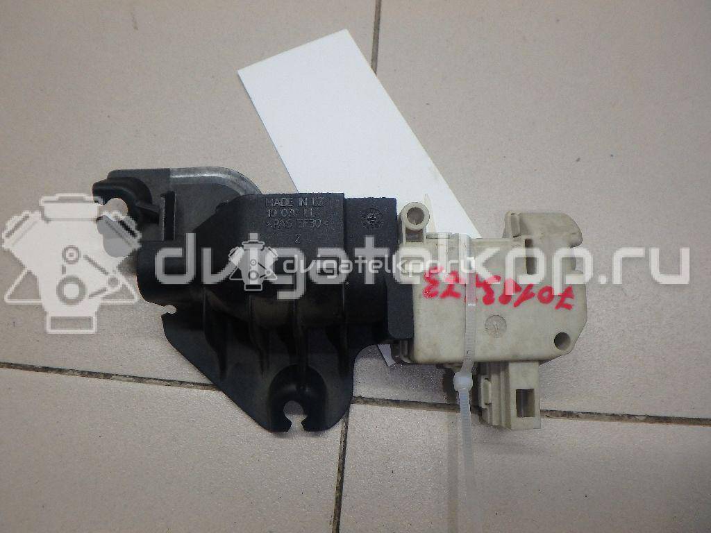 Фото Замок бардачка  3B0959782A для vw Passat [B6] {forloop.counter}}
