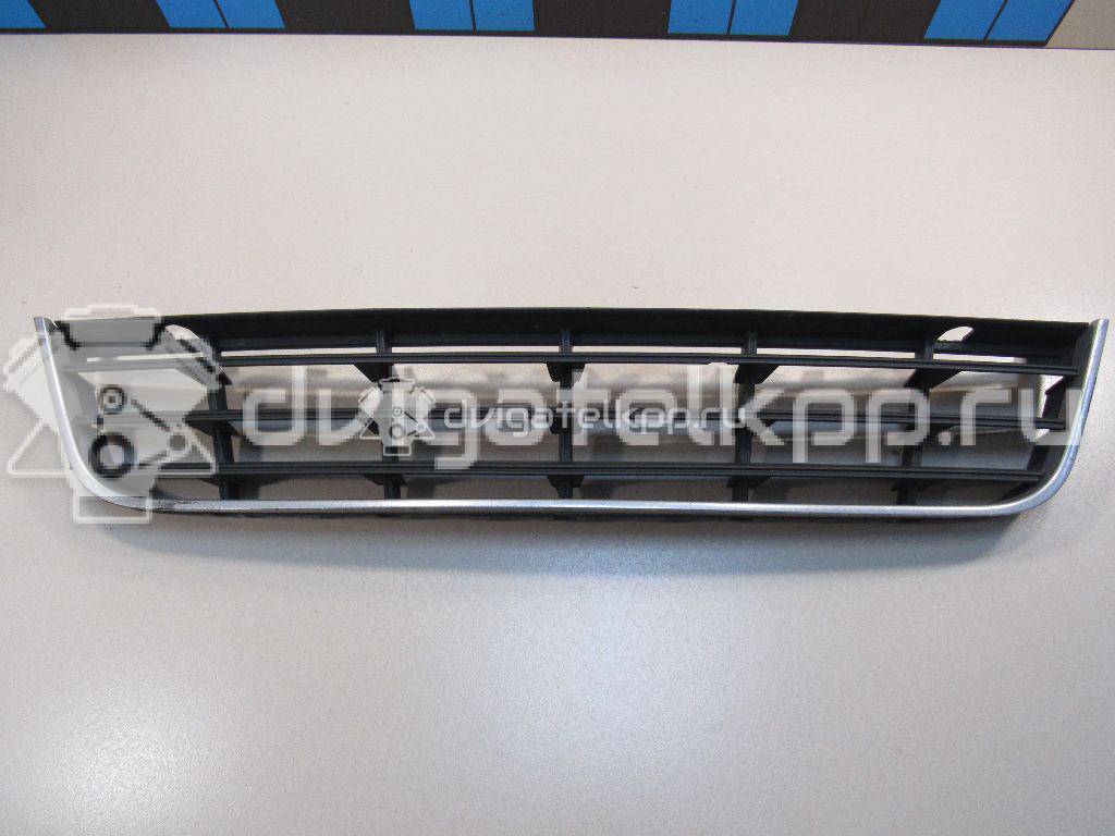 Фото Решетка в бампер центральная  3C0853671C9B9 для Volkswagen Passat {forloop.counter}}