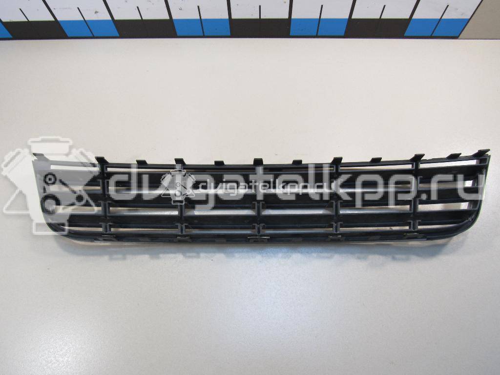 Фото Решетка в бампер центральная  3C0853671C9B9 для Volkswagen Passat {forloop.counter}}