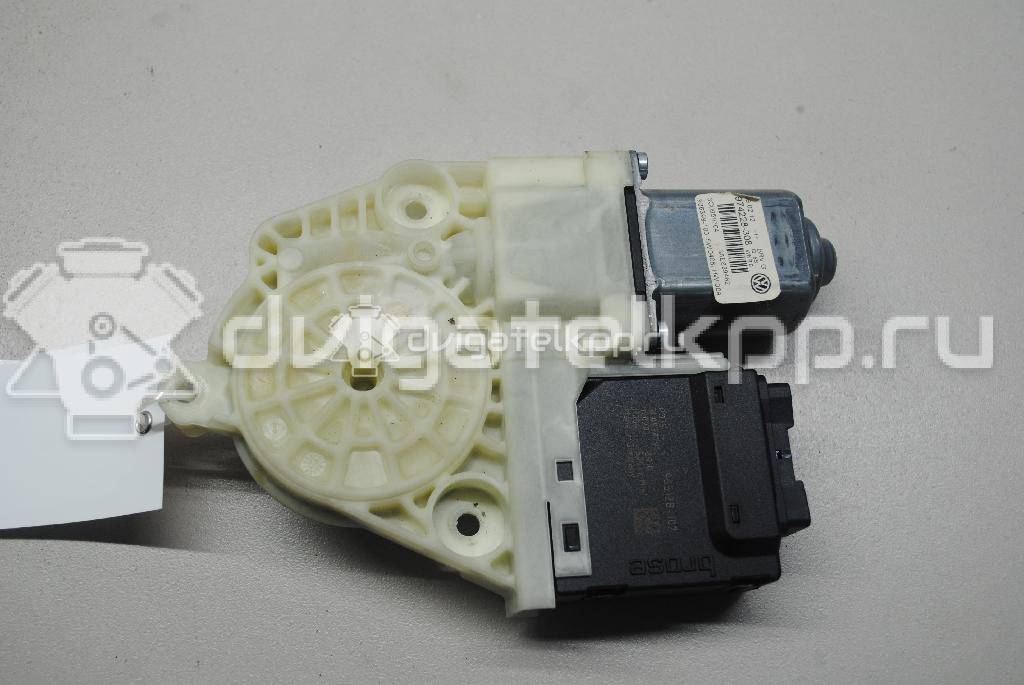 Фото Моторчик стеклоподъемника  3C0959704VW3 для vw Passat [B7] {forloop.counter}}