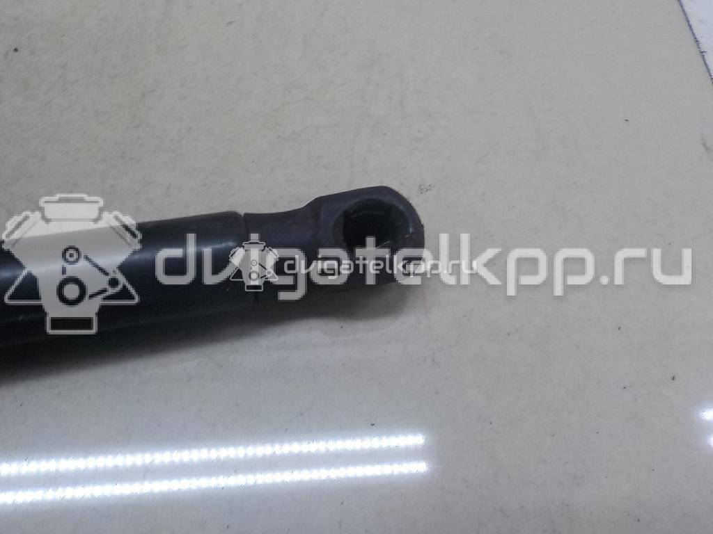 Фото Амортизатор двери багажника  6R6827550A для Volkswagen Polo / Jetta {forloop.counter}}