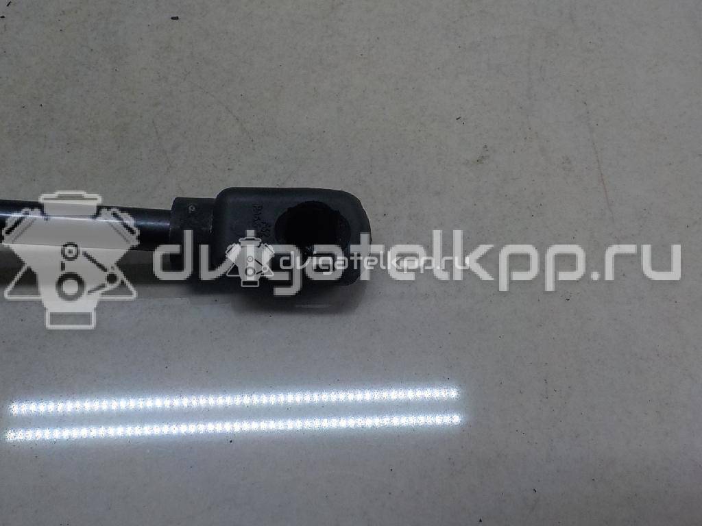 Фото Амортизатор двери багажника  6R6827550A для Volkswagen Polo / Jetta {forloop.counter}}