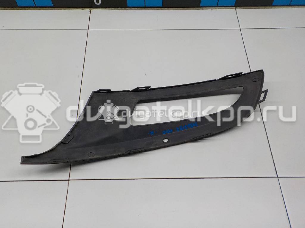 Фото Решетка в бампер правая  6R0853666D9B9 для Volkswagen Polo {forloop.counter}}