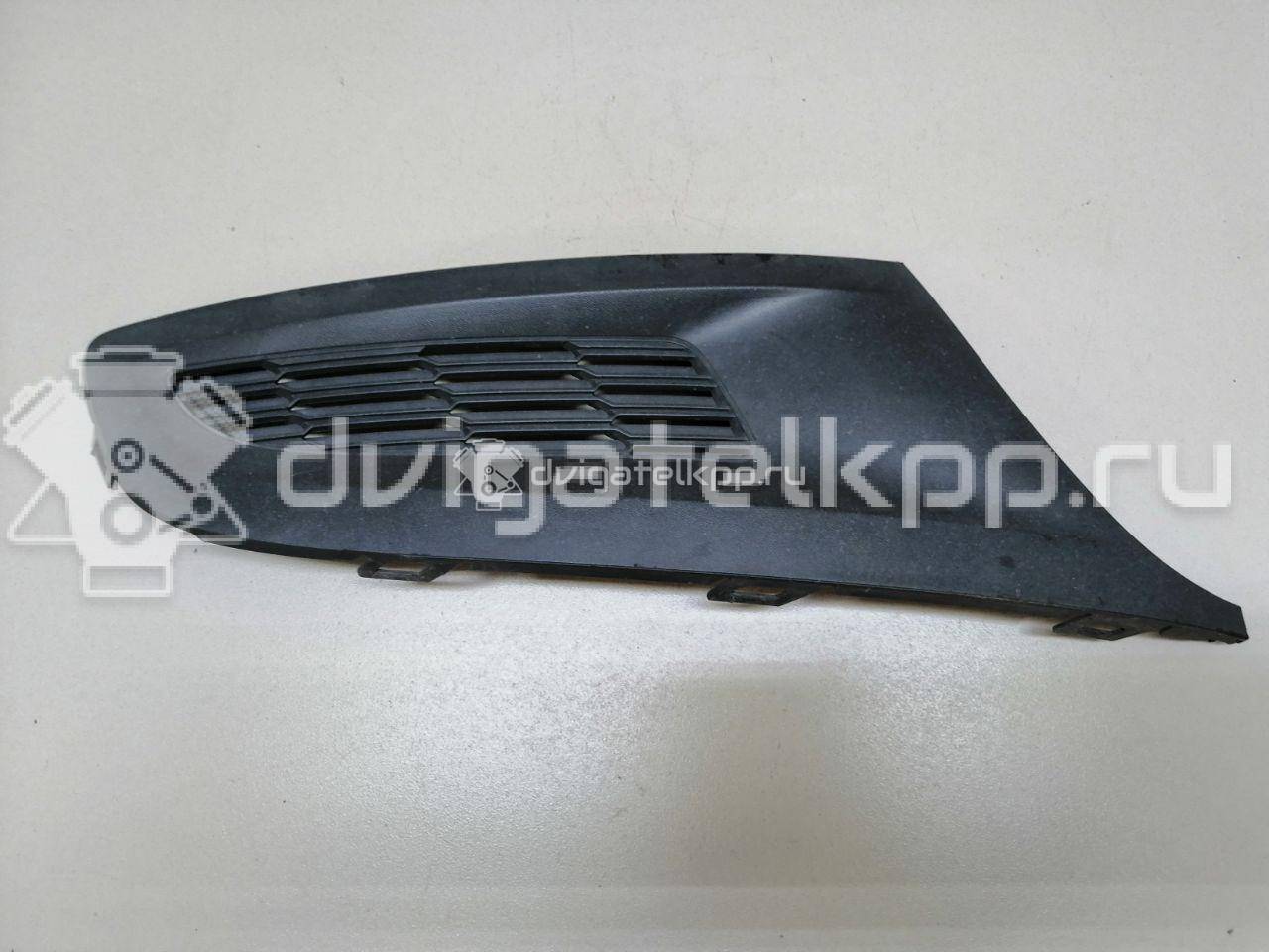 Фото Решетка в бампер правая  6R0853666C9B9 для Volkswagen Polo {forloop.counter}}