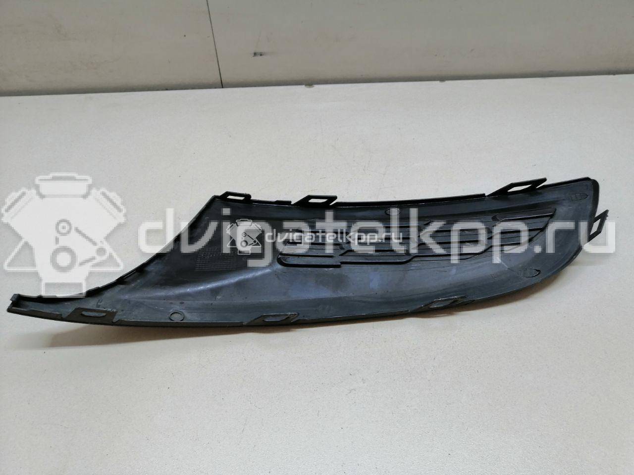 Фото Решетка в бампер правая  6R0853666C9B9 для Volkswagen Polo {forloop.counter}}