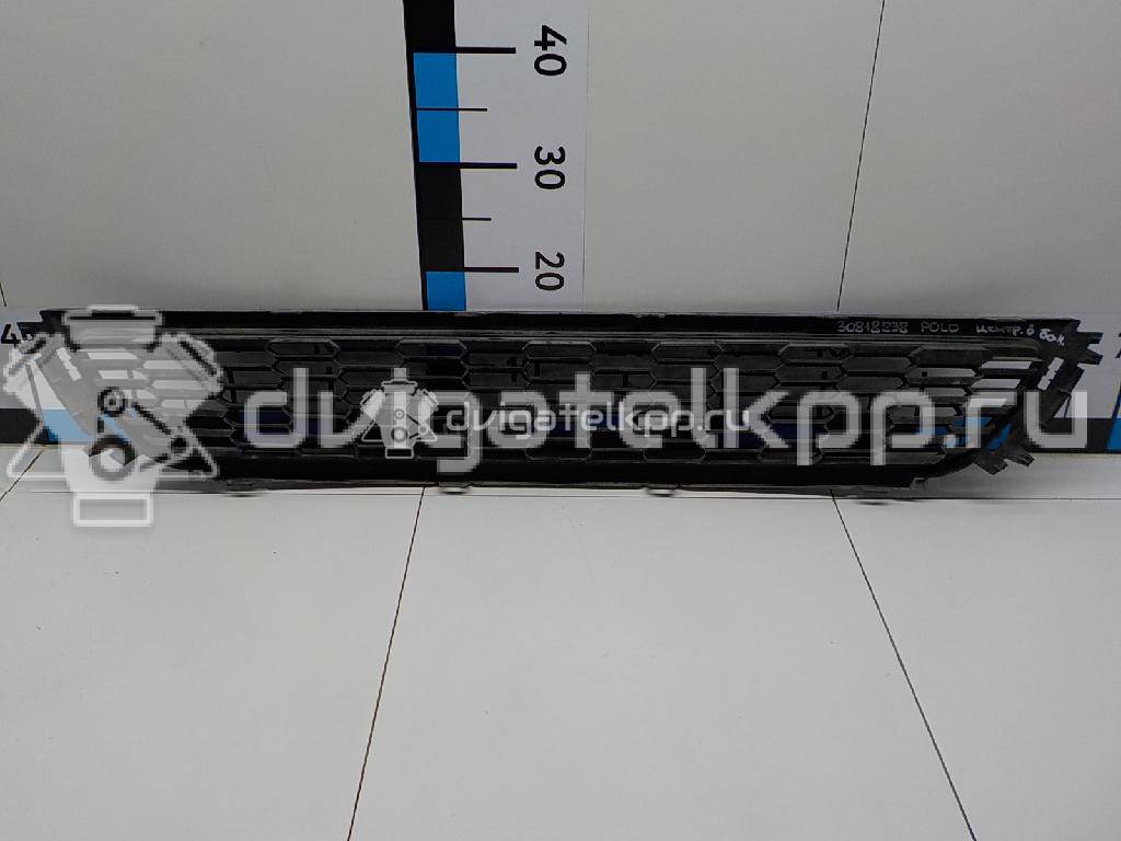 Фото Решетка в бампер центральная  6R0853677A9B9 для Volkswagen Polo {forloop.counter}}