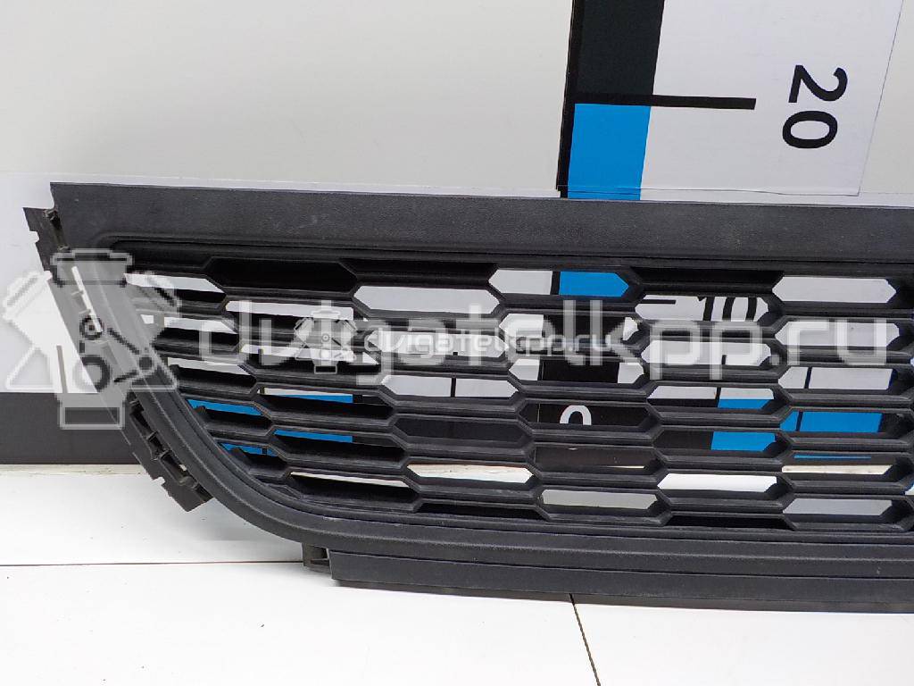 Фото Решетка в бампер центральная  6R0853677A9B9 для Volkswagen Polo {forloop.counter}}