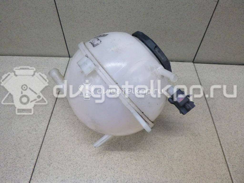 Фото Бачок расширительный  6Q0121407B для Volkswagen Gol / Fox 5Z1, 5Z3 / Quantum / Passat / Transporter {forloop.counter}}