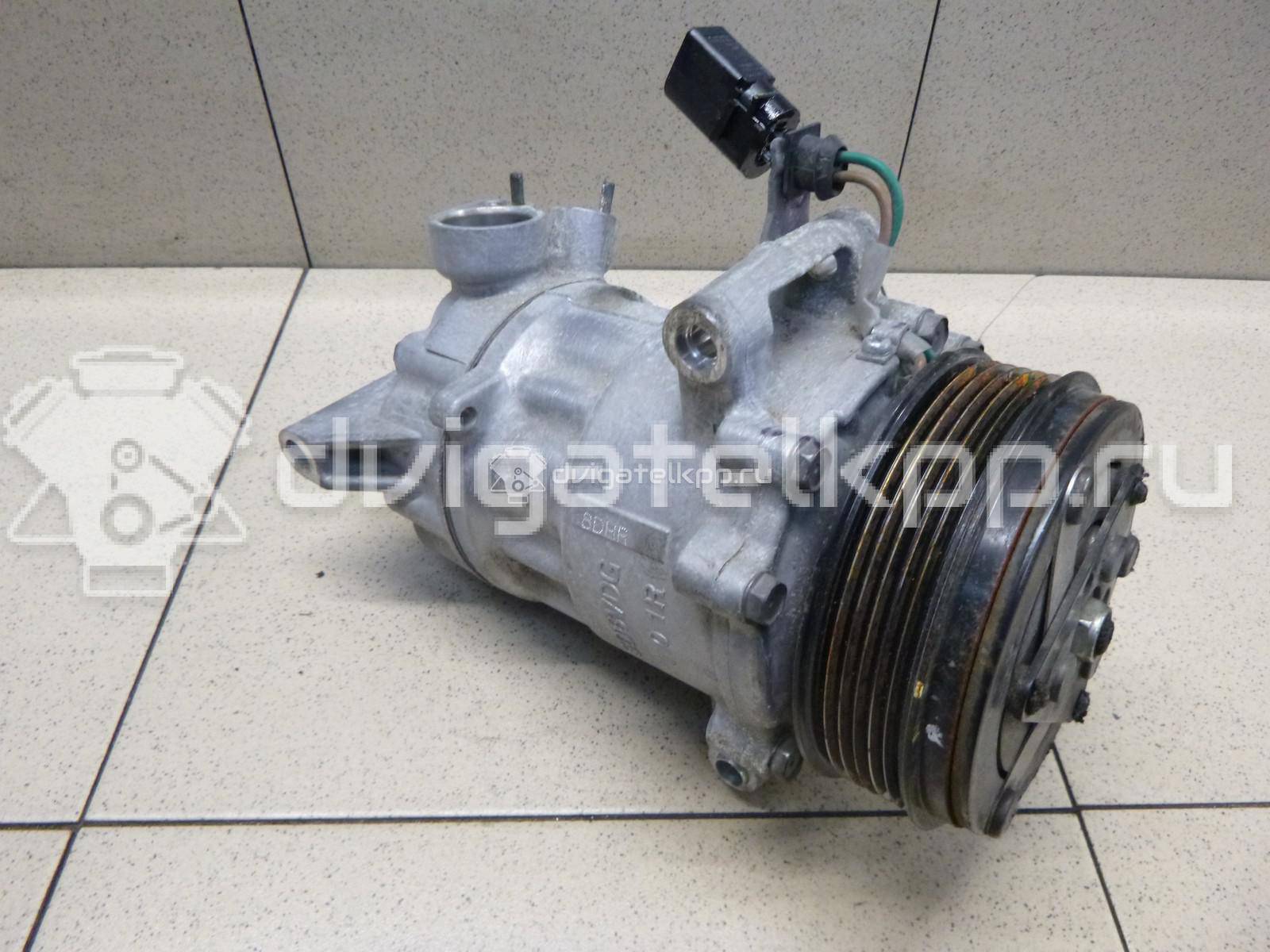 Фото Компрессор системы кондиционирования  6RF820803C для Volkswagen Load Up 121, 122, Bl1, Bl2 / Up 121, 122, Bl1, Bl2 {forloop.counter}}