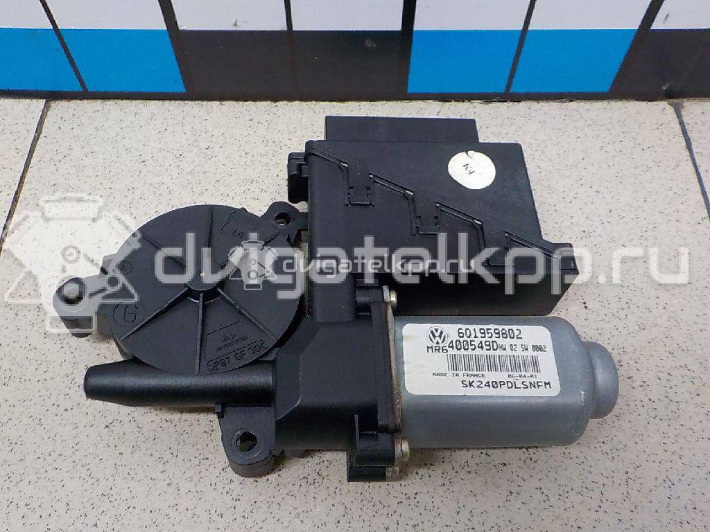 Фото Моторчик стеклоподъемника  6Q1959802A005 для vw Polo {forloop.counter}}