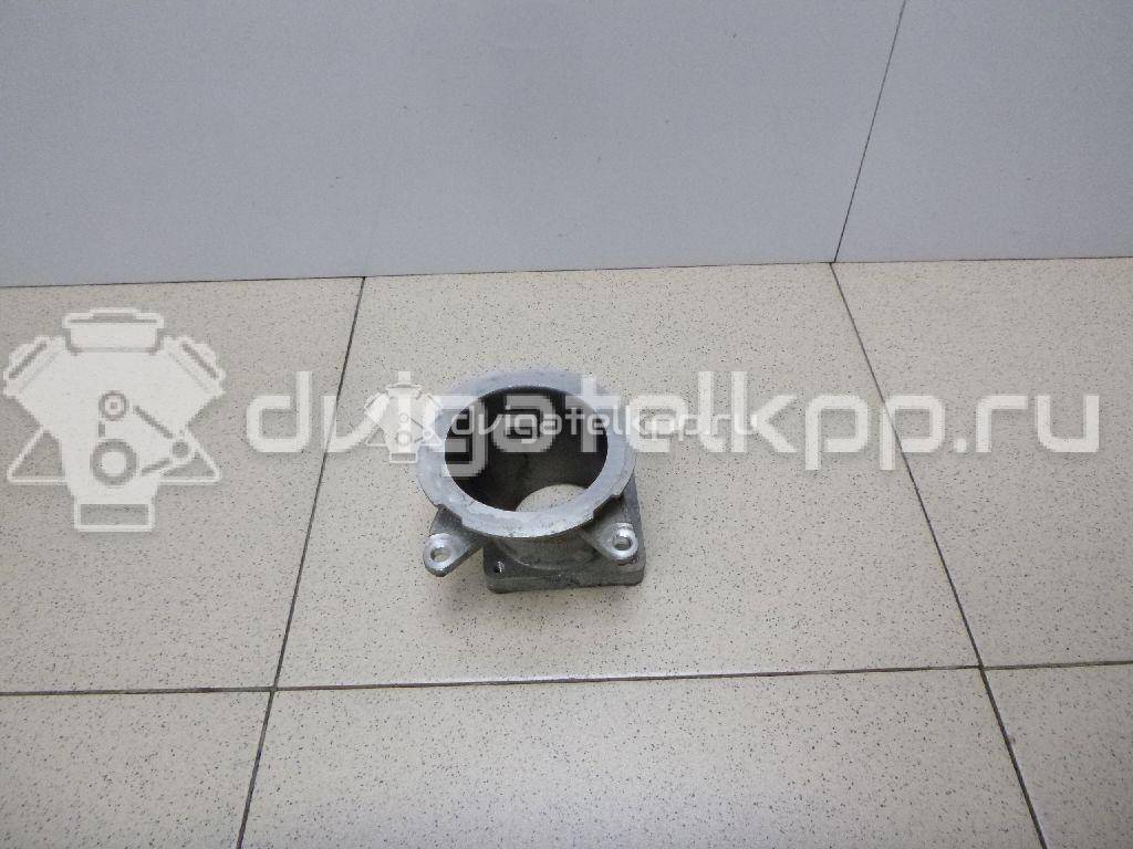 Фото Фланец для двигателя K7M 812 для Renault / Dacia 83-84 л.с 8V 1.6 л бензин 165785537R {forloop.counter}}