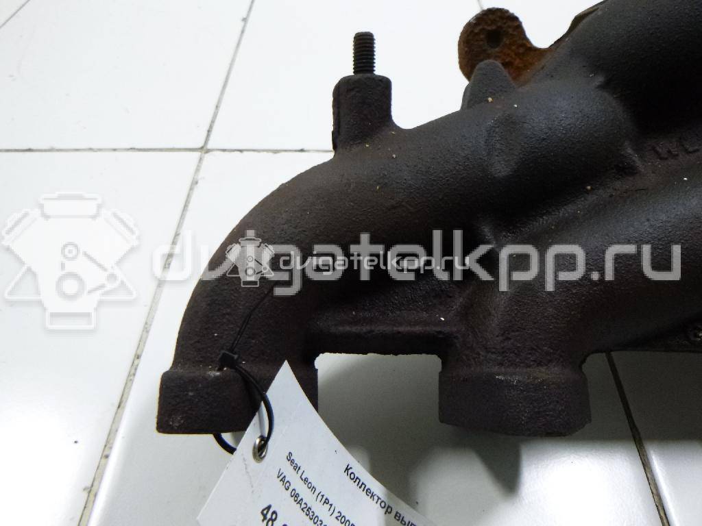 Фото Коллектор выпускной для двигателя BSE для Seat Leon 102 л.с 8V 1.6 л бензин 06A253031CH {forloop.counter}}