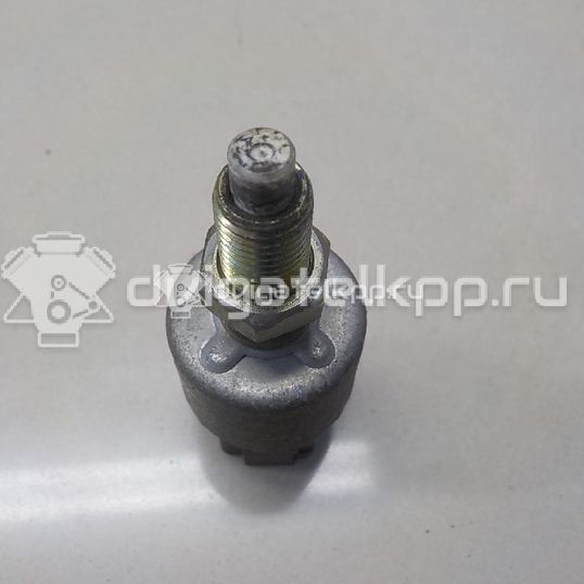 Фото Выключатель концевой  8828014030 для Toyota Land Cruiser / Camry / Rav 4 / Yaris / Previa