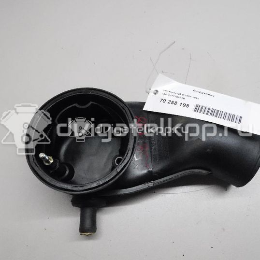 Фото Воздуховод для двигателя RP для Volkswagen / Seat 88 л.с 8V 1.8 л бензин 037129654B