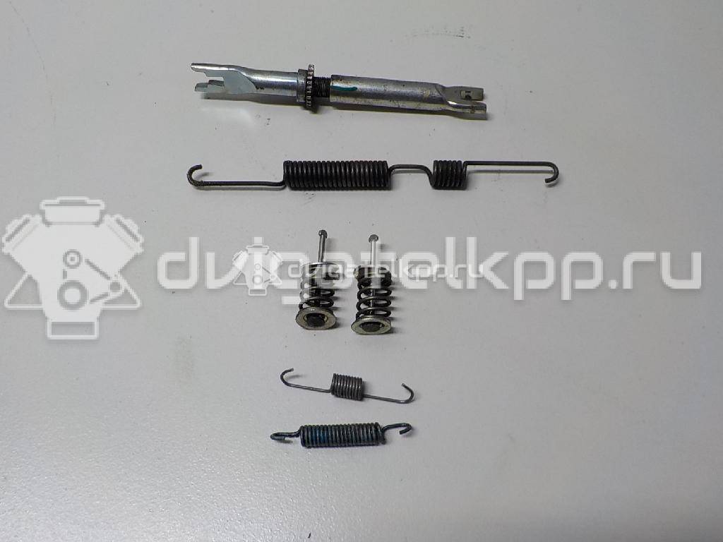 Фото К-кт установочный задних колодок  049420K130 для Toyota Hilux {forloop.counter}}