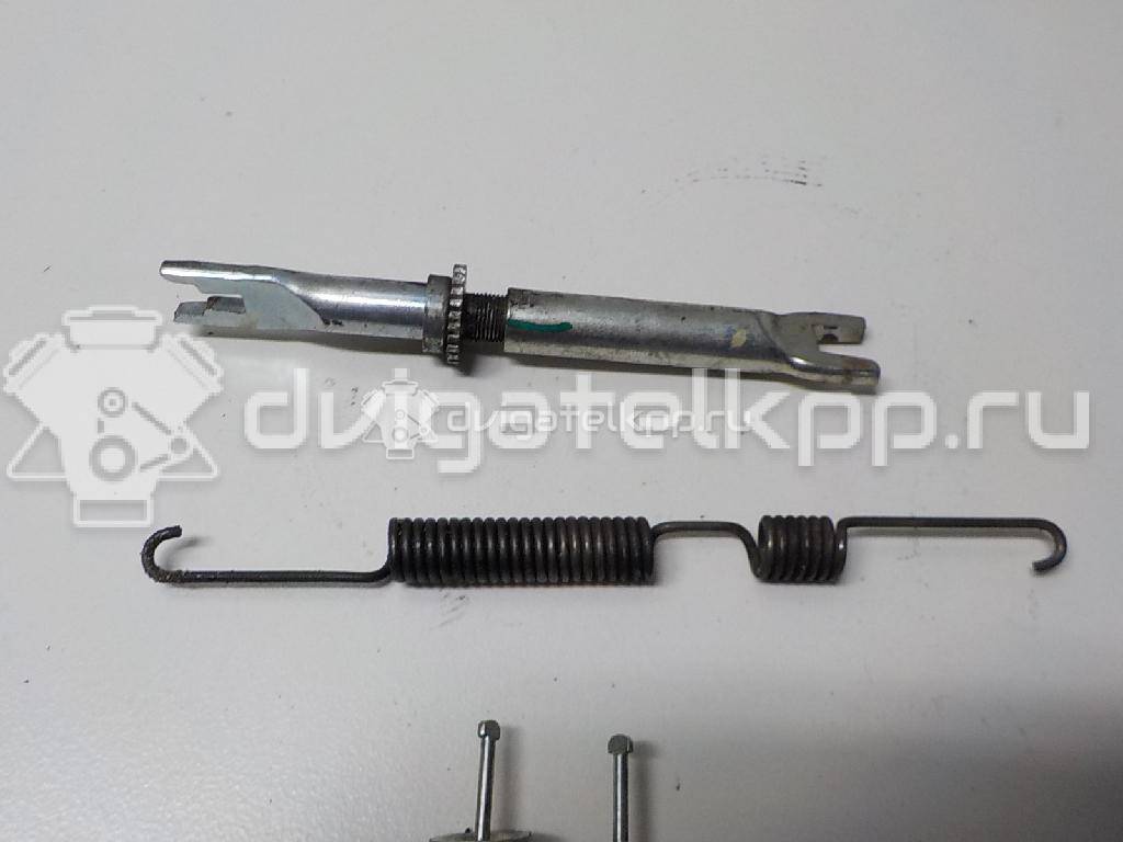 Фото К-кт установочный задних колодок  049420K130 для Toyota Hilux {forloop.counter}}