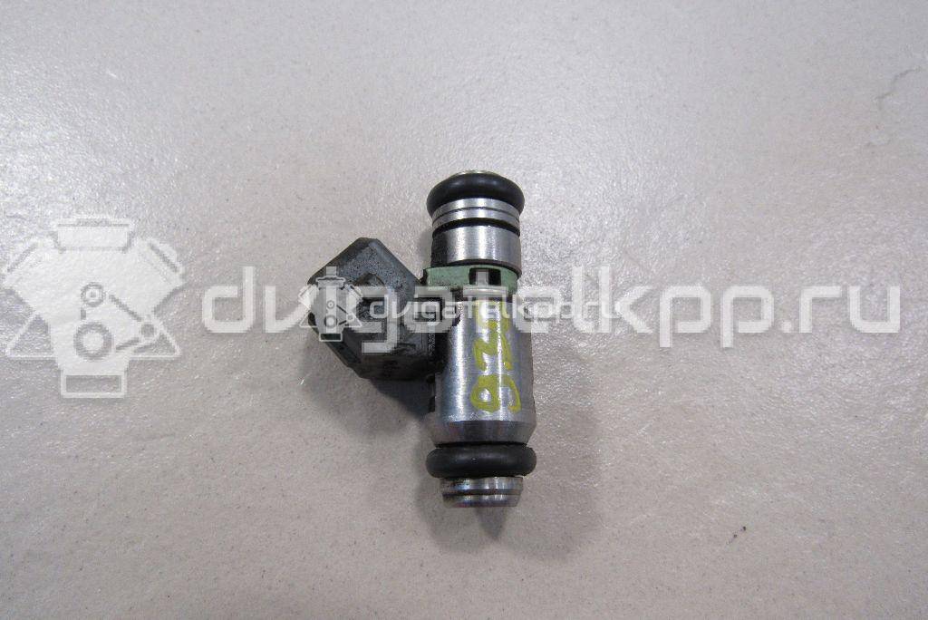 Фото Форсунка инжекторная электрическая для двигателя AEE для Skoda Octavia / Felicia 75 л.с 8V 1.6 л бензин 032906031A {forloop.counter}}