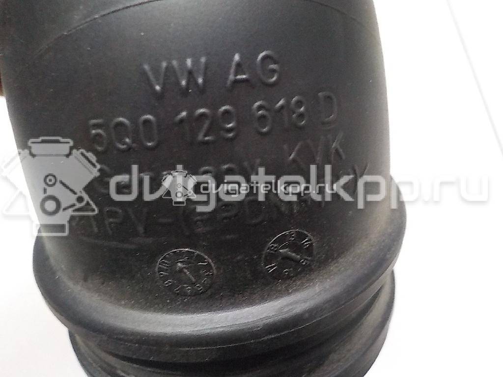 Фото Патрубок воздушного фильтра для двигателя CWVA для Volkswagen / Skoda / Seat 110 л.с 16V 1.6 л бензин 5Q0129618D {forloop.counter}}
