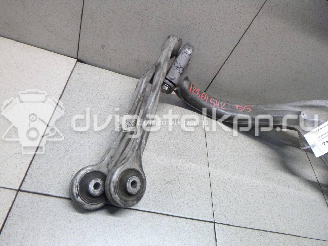 Фото Кулак поворотный передний правый  8K0407254AA для Audi A5 / A4 / Q5 {forloop.counter}}