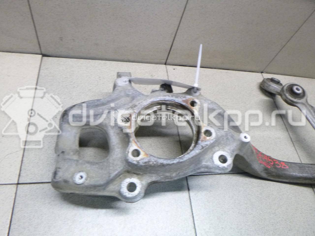 Фото Кулак поворотный передний левый  8K0407253AA для Audi A5 / A4 / Q5 {forloop.counter}}