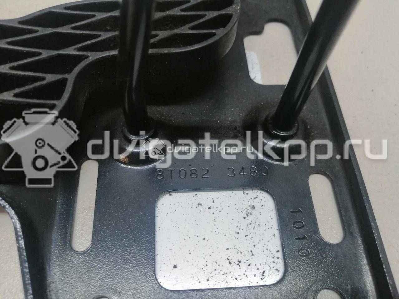 Фото Крючок капота  8T0823480 для audi A4 [B8] {forloop.counter}}