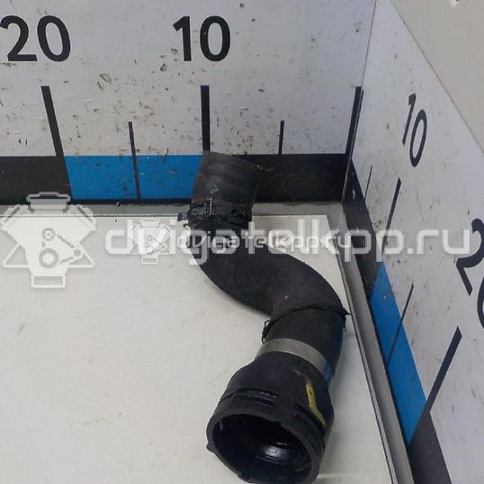Фото Патрубок радиатора  8k0121051c для audi A4 [B8]