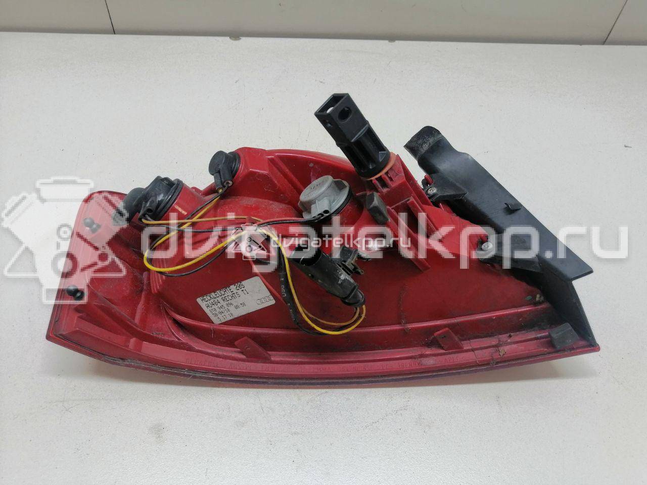 Фото Фонарь задний наружный правый  8T0945096 для Audi A5 {forloop.counter}}