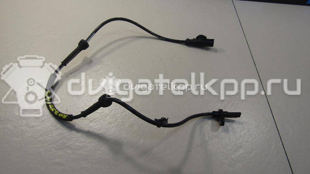 Фото Датчик ABS передний  8V512C204AD для Ford Fiesta / B-Max Jk {forloop.counter}}