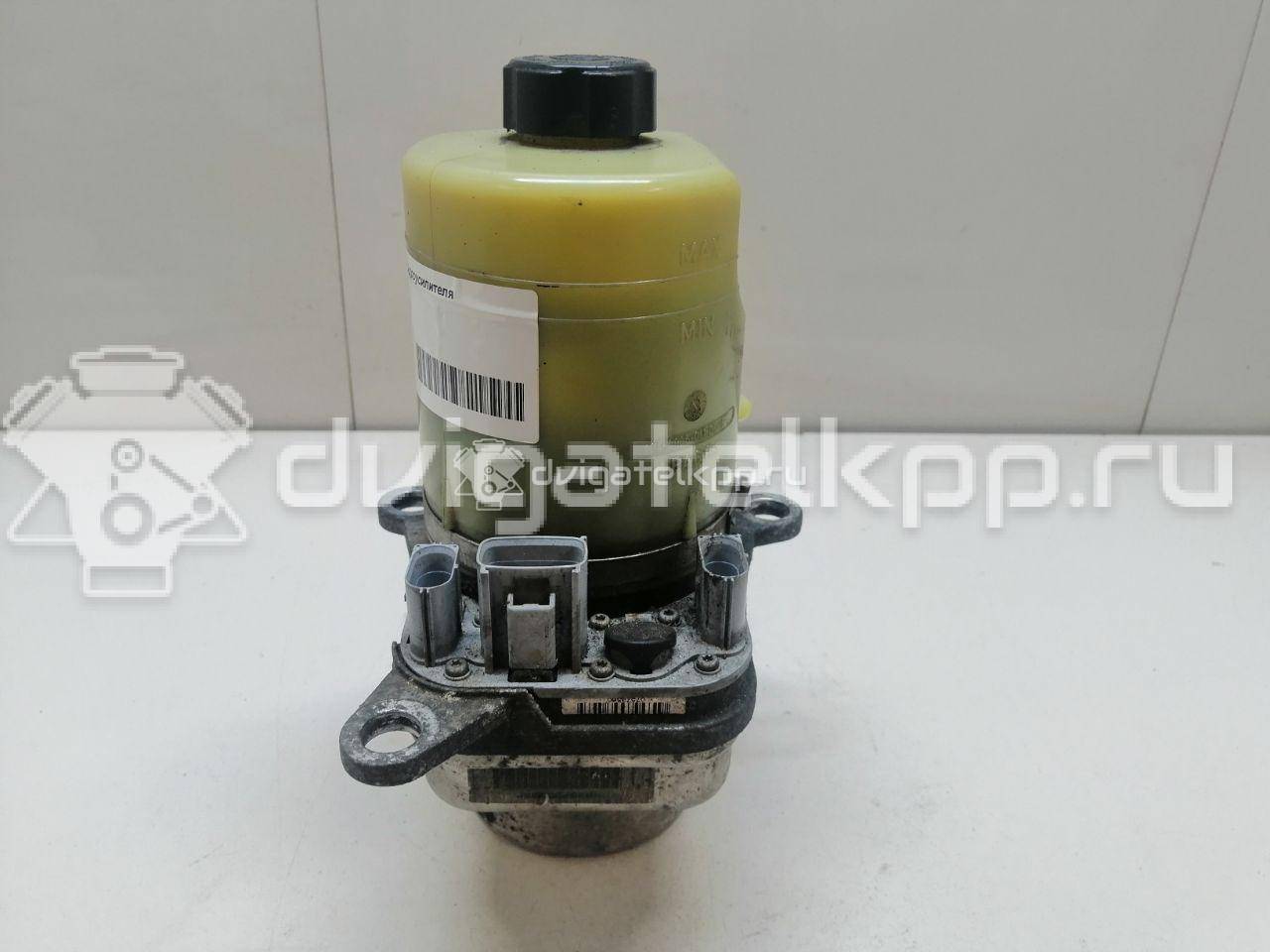 Фото Насос гидроусилителя  1743471 для Ford Fiesta / Focus / Kuga / C-Max {forloop.counter}}